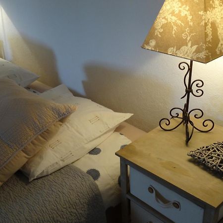 モントゥー Mas Les Fleurs D'Hilaire Bed & Breakfast エクステリア 写真